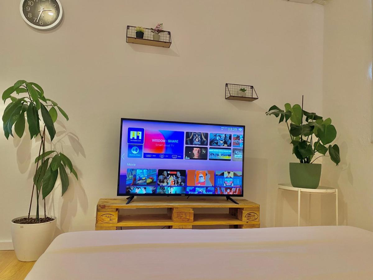 Lucas Central Oasis Studios Τίρανα Εξωτερικό φωτογραφία